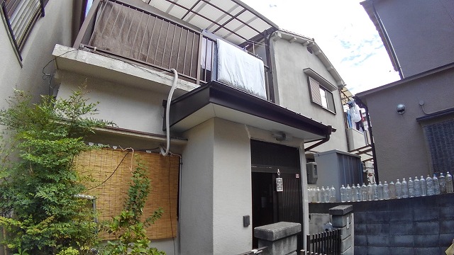 玄関屋根雨漏り改修　明石市