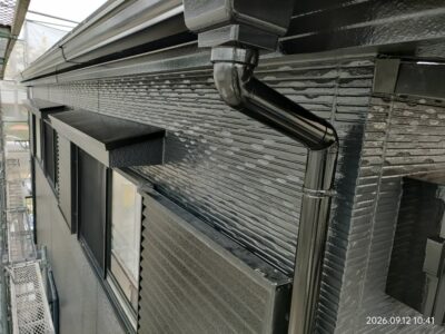 コーキング施工中