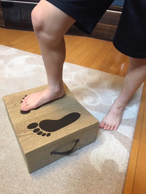 お家で踏み台昇降運動!