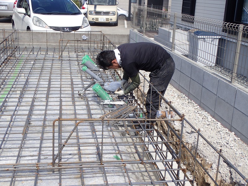 外部立上りと土間を一体に打った基礎工事（明石市魚住町）