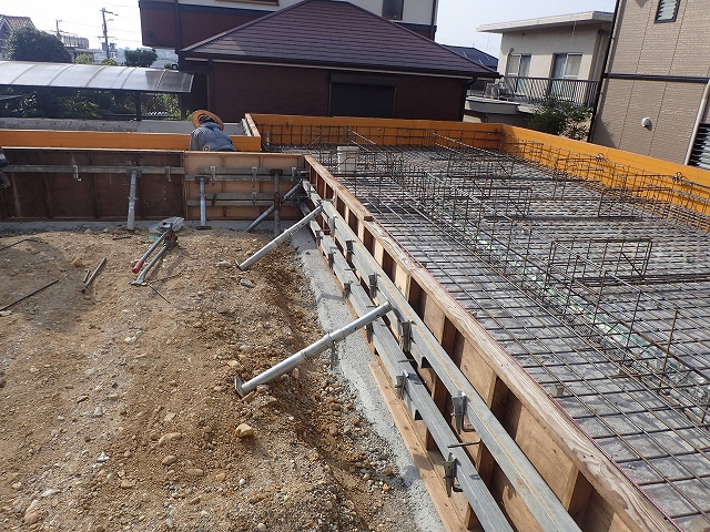 木の家建て替え　地盤改良→土工事→基礎工事（明石市木造新築住宅）