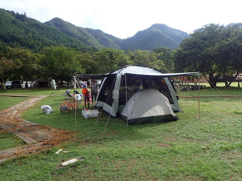 夏休みに家族でキャンプ！