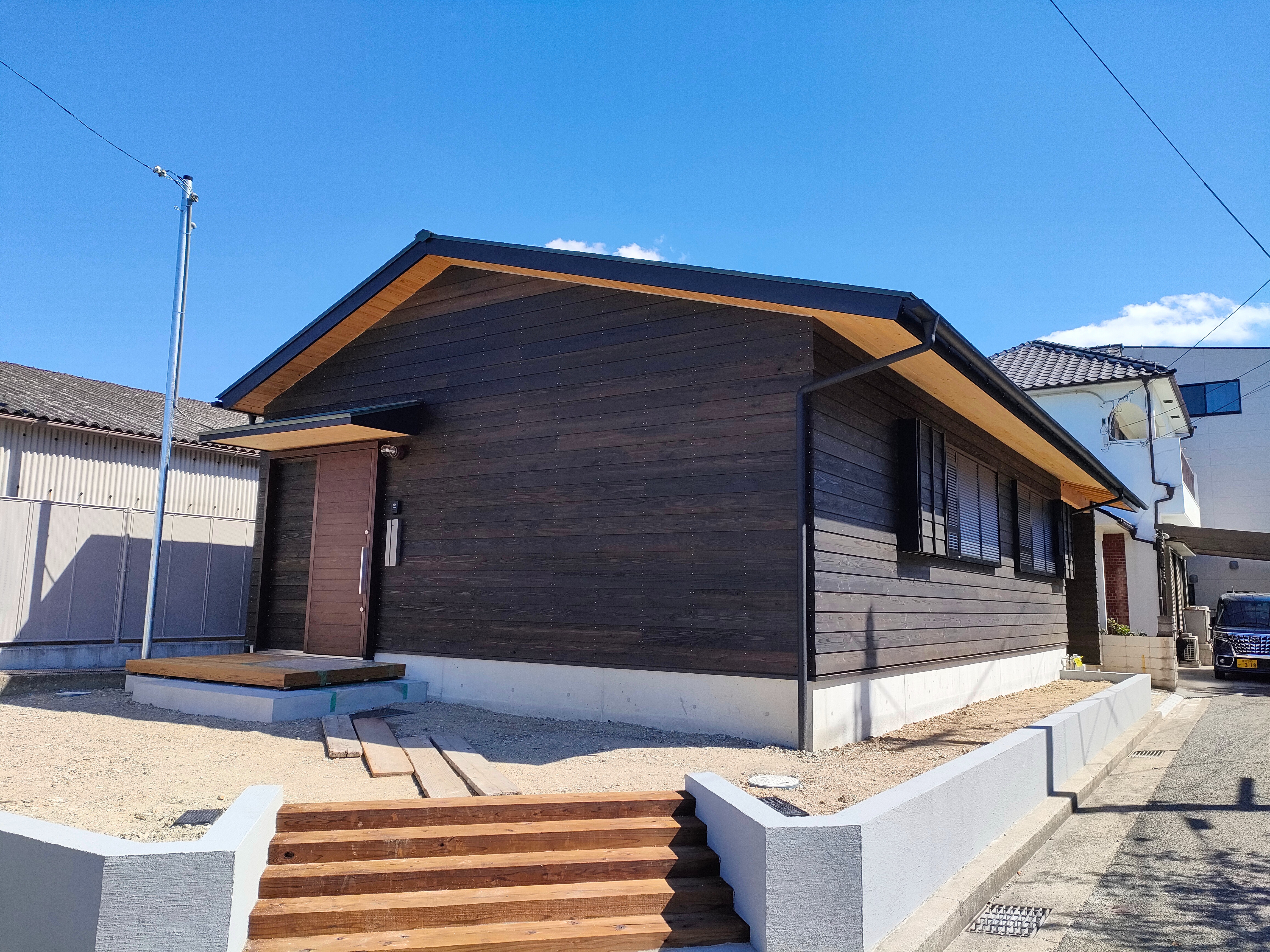 平屋施工例 引き戸の玄関